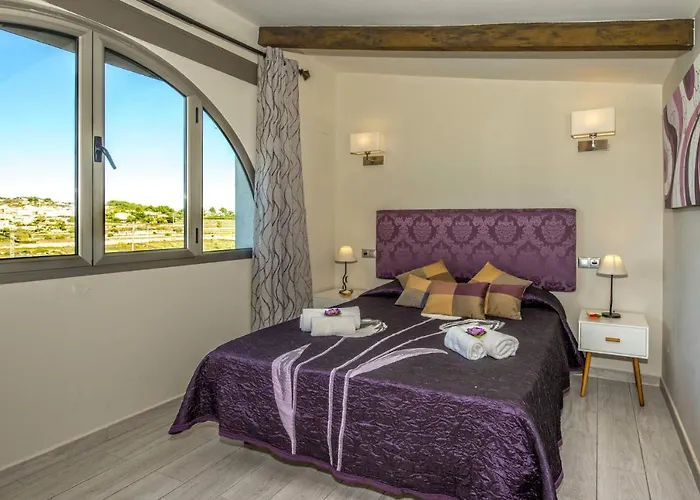 3002 Casa Tosca Villa